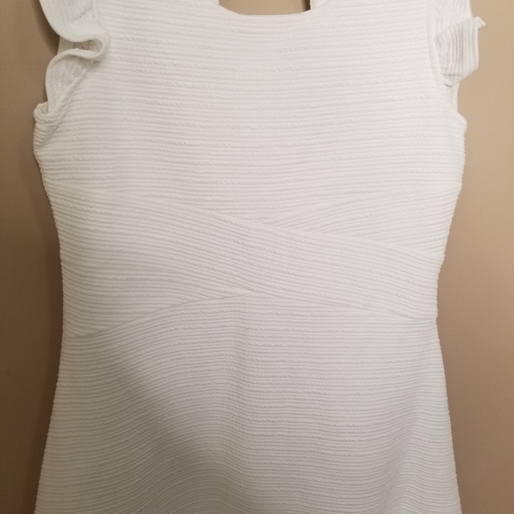 Ava & Yelly dress with ruffle sleeve - Picture 4 of 8